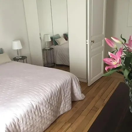 Apartment Elegant 4-room Near Arc De Triomphe And Palais Des Congres