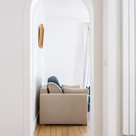 Appartement Elegant 4-room Near Arc De Triomphe And Palais Des Congres Parijs